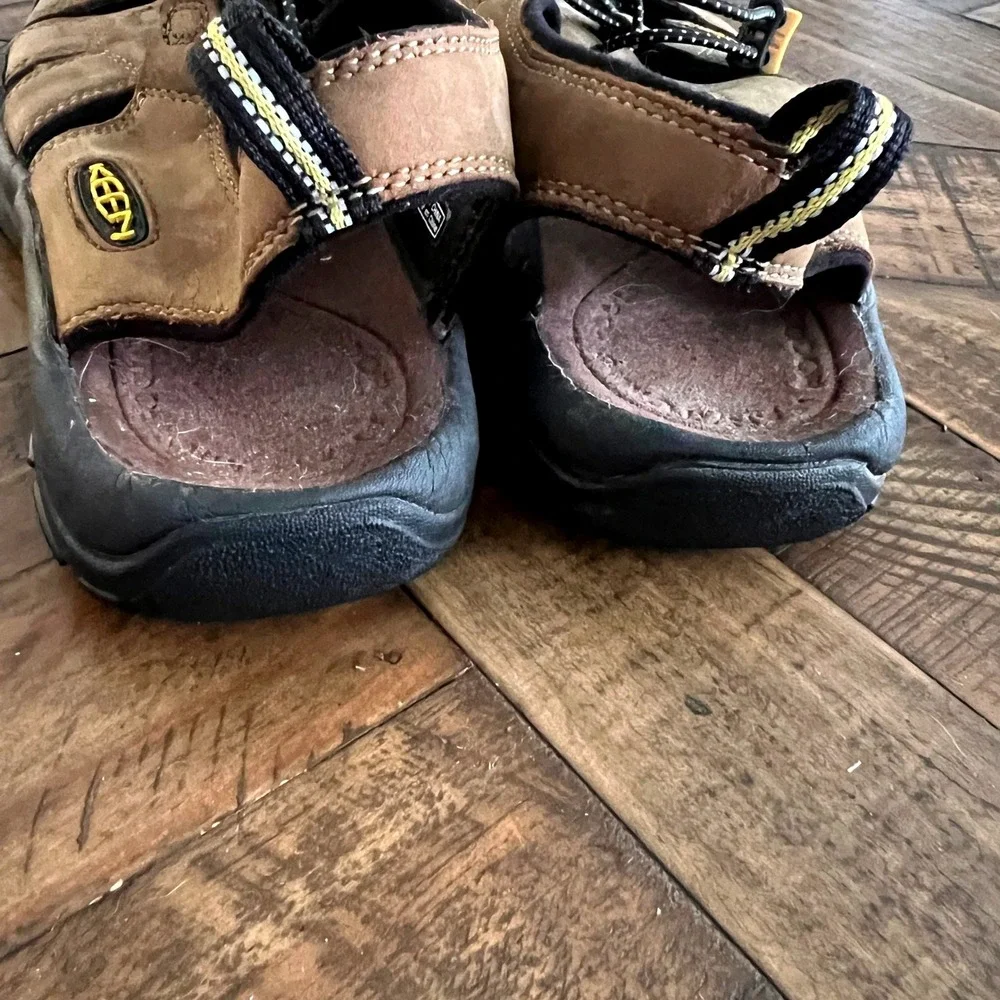 Keen Newport Sandals 9.5 Mens Leather Waterproof Fisherman Brown Gorpcore Hiking